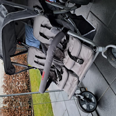 Vierer-Kinderwagen